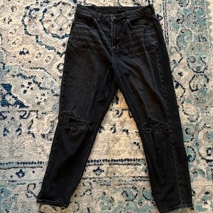 Black American Eagle Size 10 Regular Distressed Mom Jeans